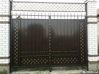 Ворота с элементами ковки №17, каркас - труба, листовая сталь 2 мм