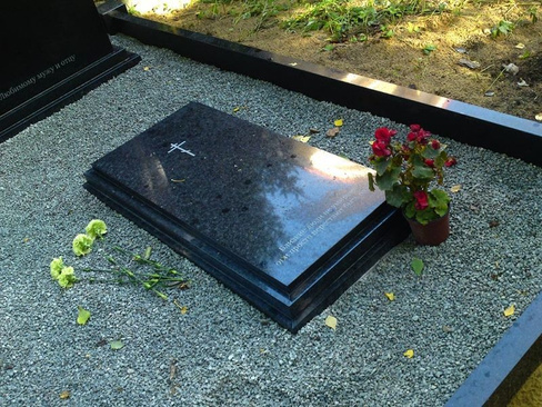 Надгробная плита на могилу фото