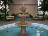 Декоративный фонтан для бассейна