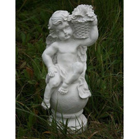 Садовая скульптура Ангелок с корзинкой