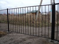 Забор металический из профильной трубы М5 h=1,5м, шаг столбов 3,04 м, с монтажом