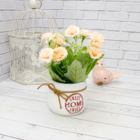 Букет декоративный Гвоздика 18см цветы в перс. тонах, кашпо в ассорт. цветы в персиковых тонах белое кашпо