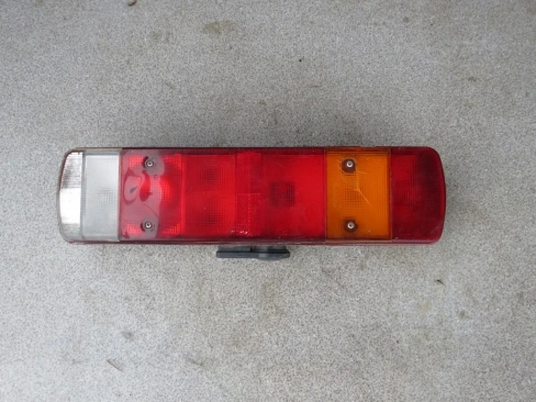 Задний комбинированный фонарь правый с сигнализатором заднего хода SCANIA