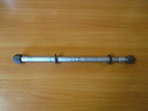 Шпилька M18*390 крепления реактивных тяг в сборе с шайбами и гайками (комплект) SCANIA