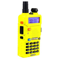 Рация Baofeng UV-5R Желтая, портативная радиостанция Баофенг для охоты и рыбалки с аккумулятором на 1800 мА*ч и радиусом